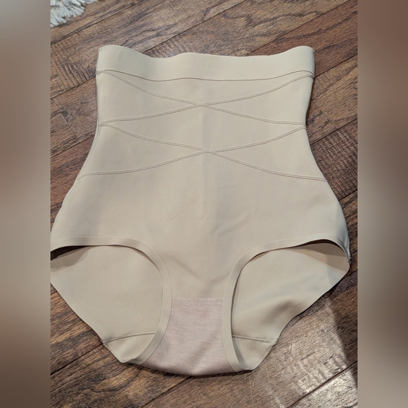 STRM LINE Firm Control nude Bonded Leg Hi Waist Shaping Brief Panty Womens Sz S - Picture 6 of 8